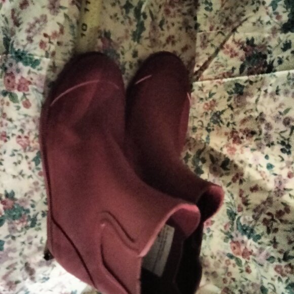 Cat & Jack Rain Boots/ Snow Boots Sizes: 3, Burgundy NWOB - Picture 7 of 8